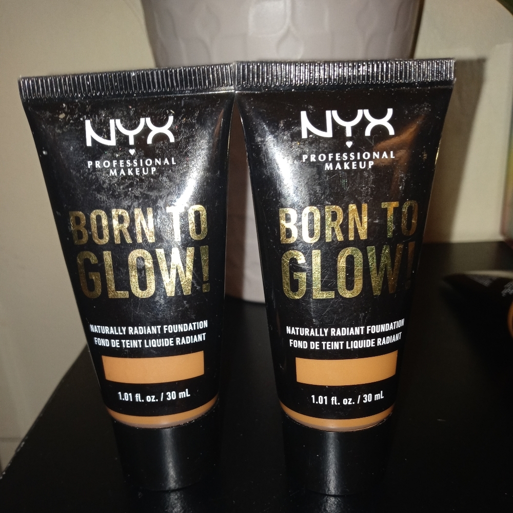 2 NYX born to glow foundation